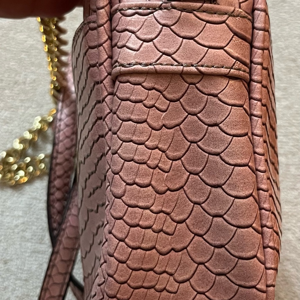 Reptile finish Dusty rose pink Crossbody Bag Liz Claiborne - Picture 7 of 13